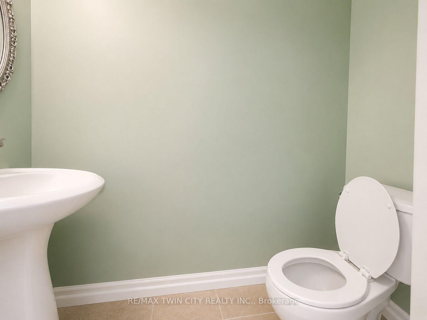 Photo 15 of 72 Newcastle Drive, Kitchener, Huron Park — HOMEH
