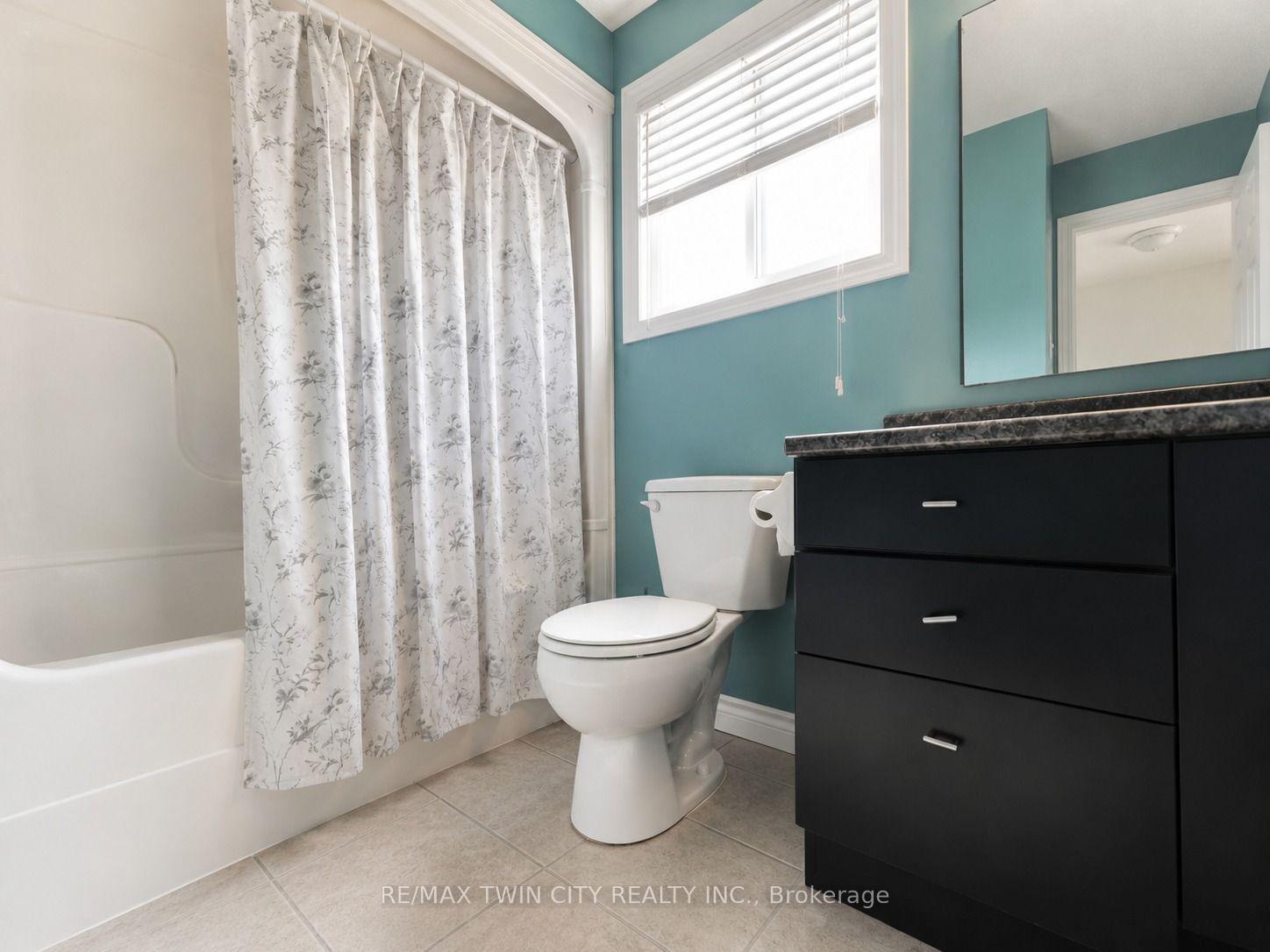 Photo 24 of 72 Newcastle Drive, Kitchener, Huron Park — HOMEH