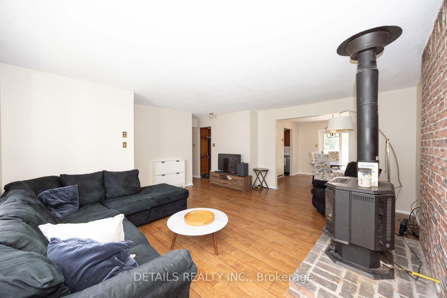 Photo 13 of 120 Delaney Drive, Ottawa, Huntley Ward (South West) — HOMEH