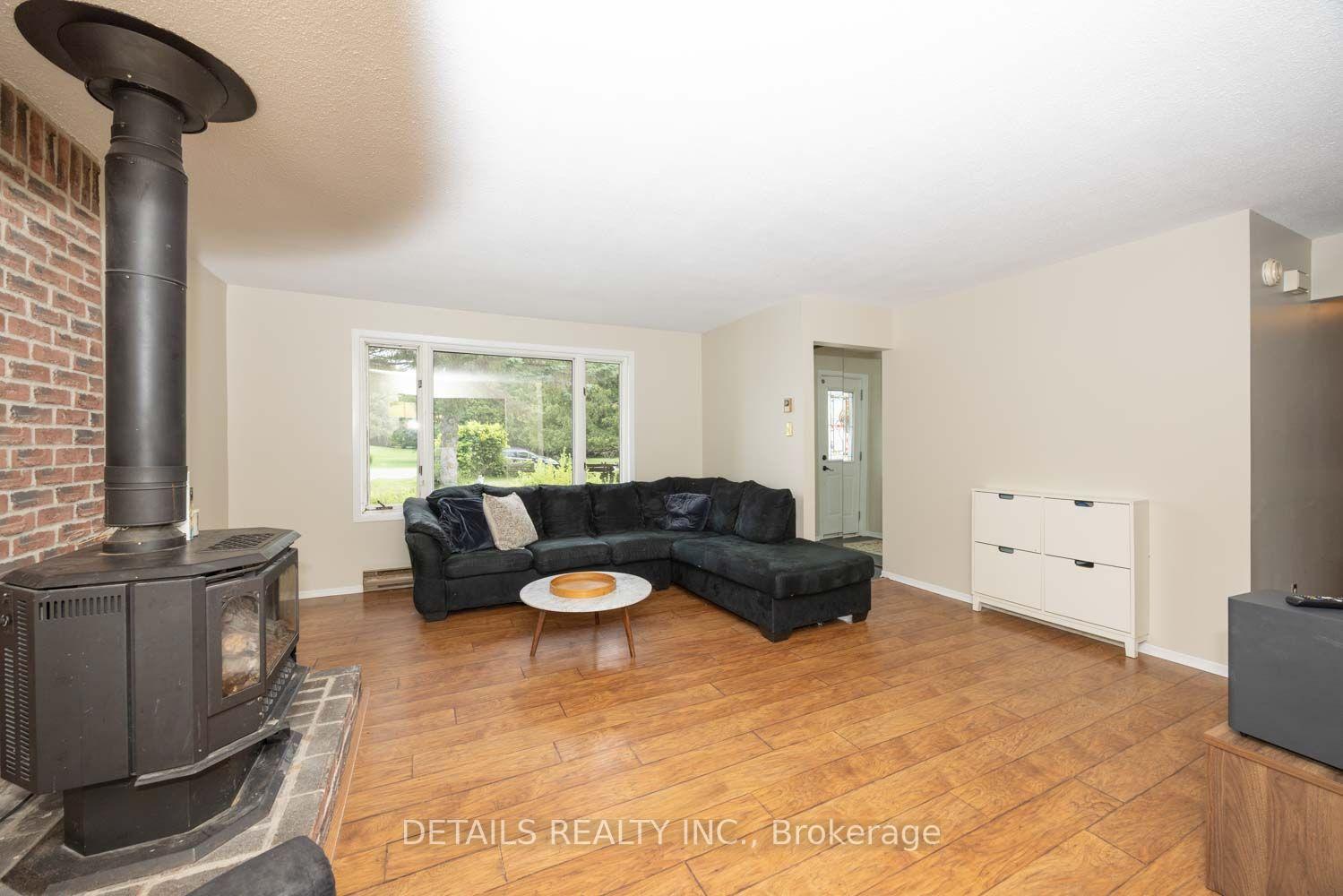 Photo 15 of 120 Delaney Drive, Ottawa, Huntley Ward (South West) — HOMEH