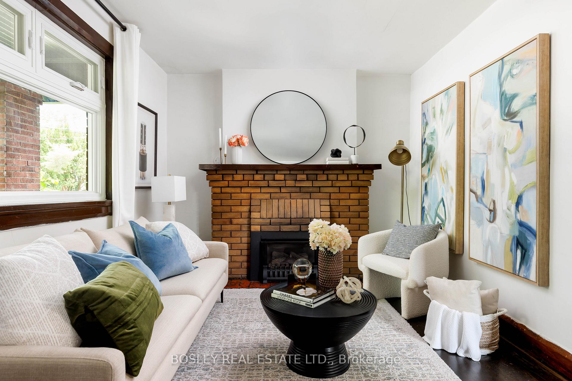 Photo 5 of 247 Gainsborough Road, Toronto, Woodbine Corridor — HOMEH