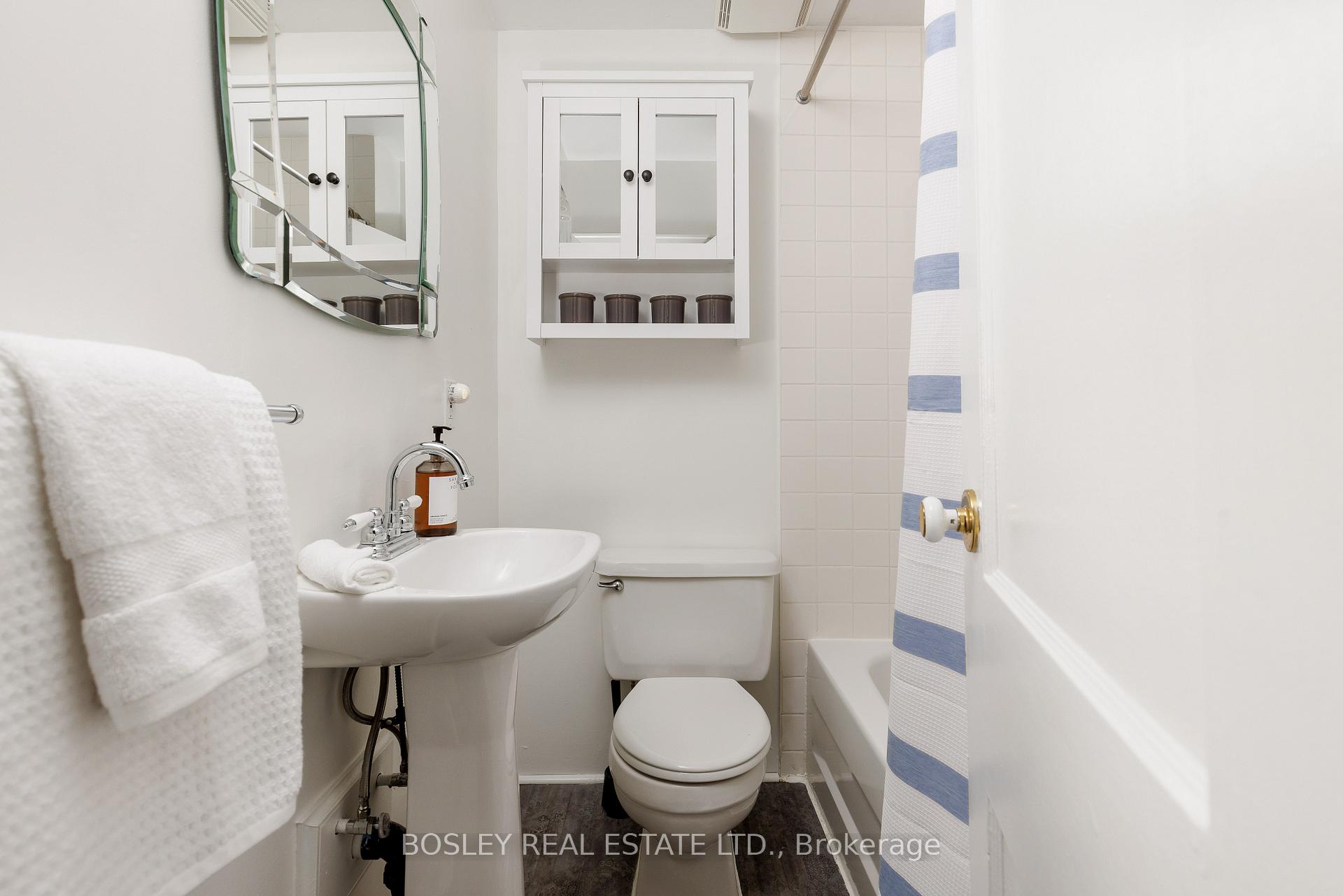 Photo 13 of 247 Gainsborough Road, Toronto, Woodbine Corridor — HOMEH