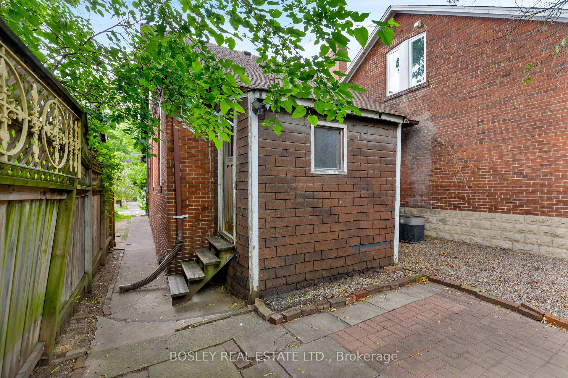 Photo 29 of 247 Gainsborough Road, Toronto, Woodbine Corridor — HOMEH