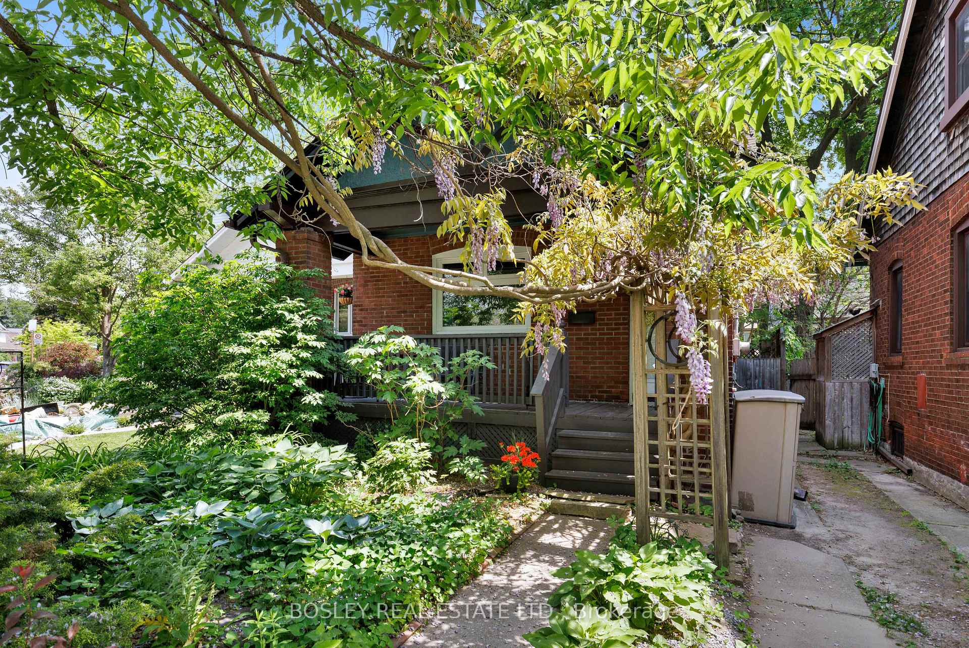 Photo 33 of 247 Gainsborough Road, Toronto, Woodbine Corridor — HOMEH