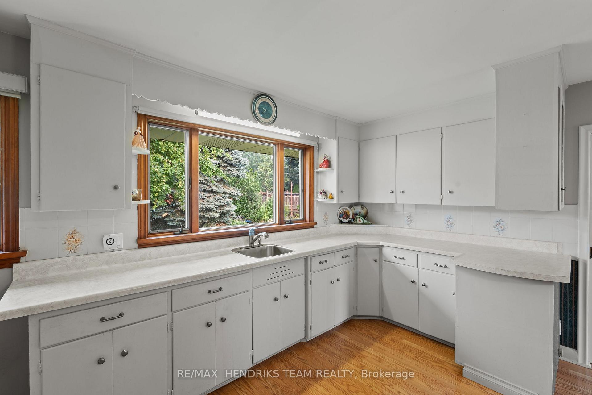 Photo 9 of 17 Kamla Drive, St. Catharines, Vine/Linwell — HOMEH