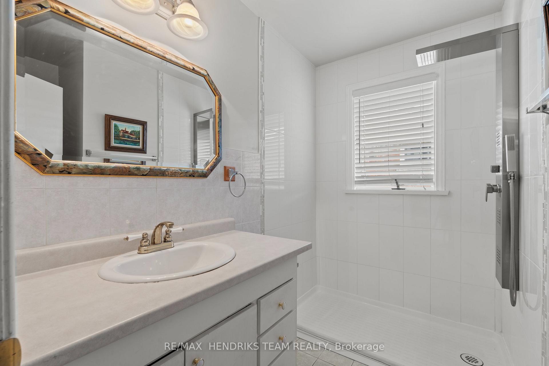 Photo 15 of 17 Kamla Drive, St. Catharines, Vine/Linwell — HOMEH