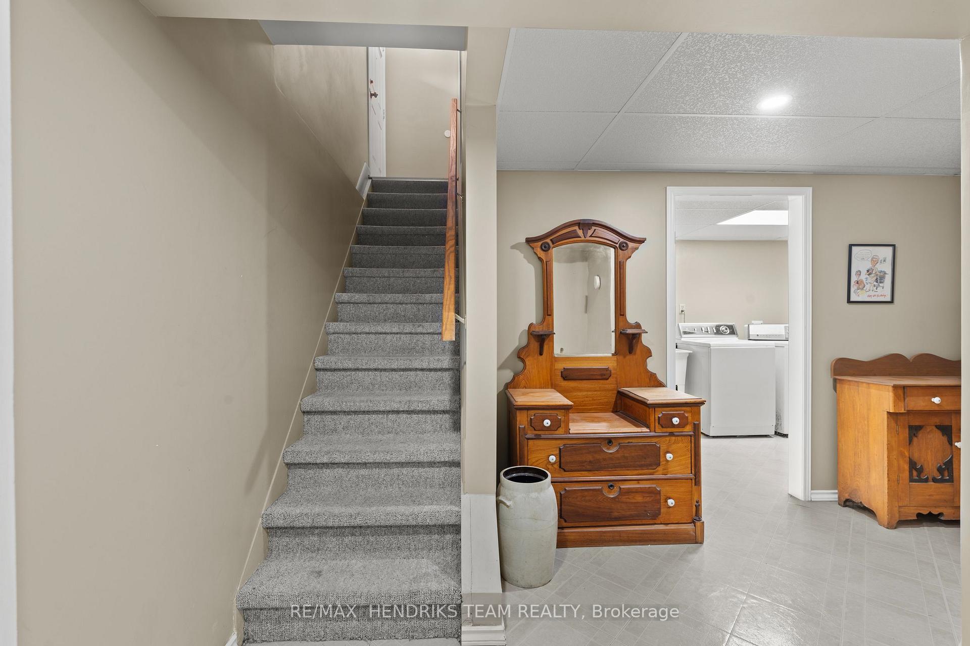 Photo 16 of 17 Kamla Drive, St. Catharines, Vine/Linwell — HOMEH