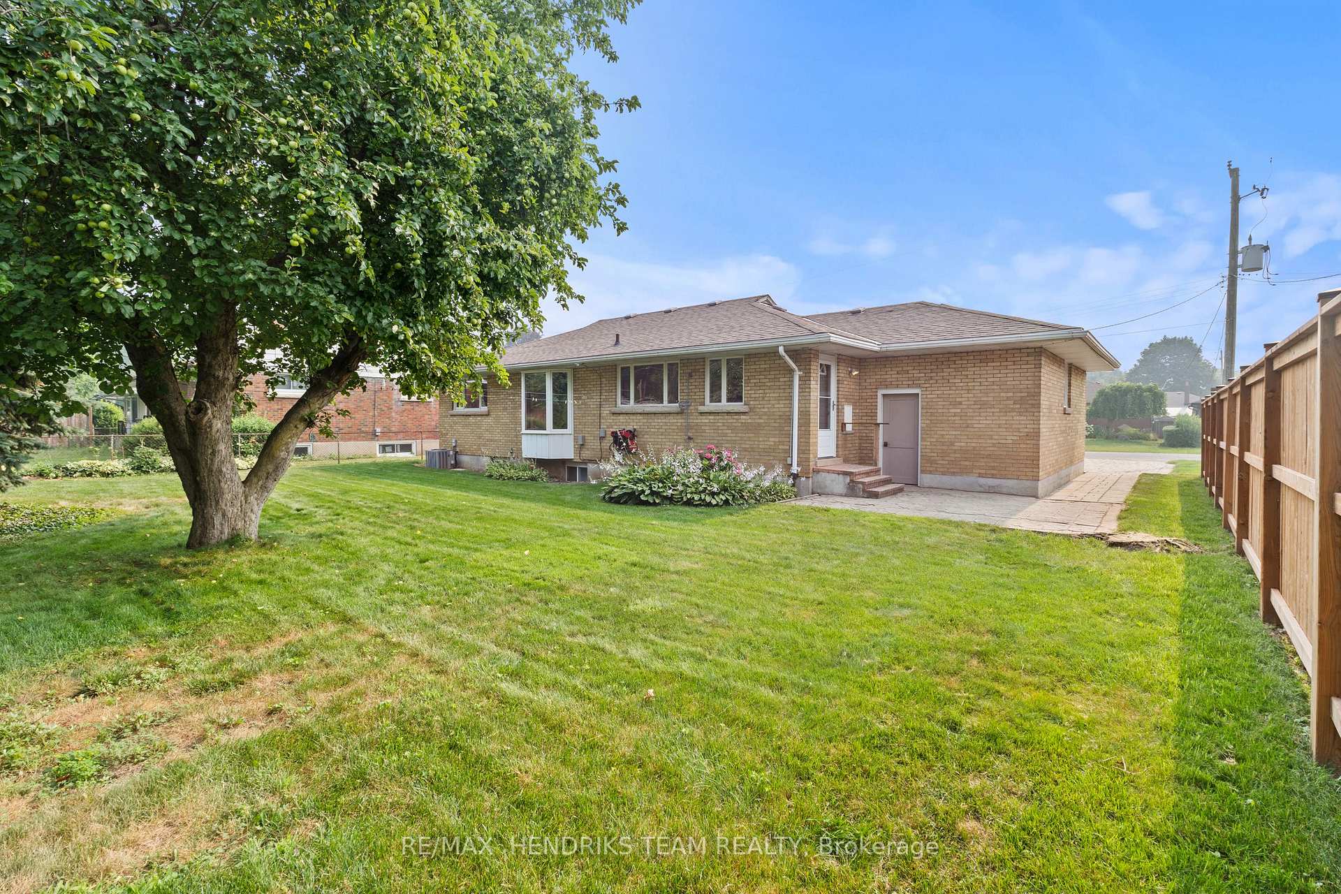 Photo 22 of 17 Kamla Drive, St. Catharines, Vine/Linwell — HOMEH