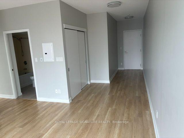 Photo 4 of Unit 1707, 126 Simcoe Street, Toronto, Waterfront Communities — HOMEH