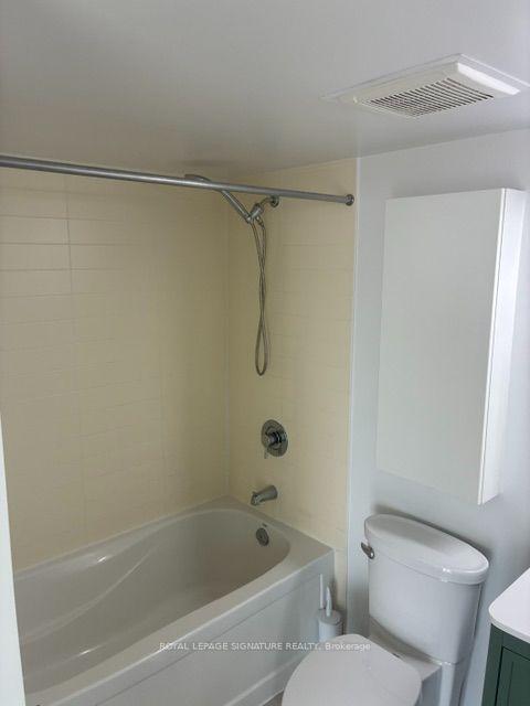 Photo 10 of Unit 1707, 126 Simcoe Street, Toronto, Waterfront Communities — HOMEH