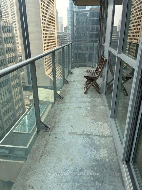 Photo 11 of Unit 1707, 126 Simcoe Street, Toronto, Waterfront Communities — HOMEH
