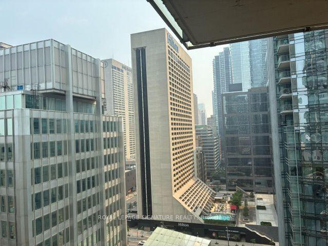 Photo 14 of Unit 1707, 126 Simcoe Street, Toronto, Waterfront Communities — HOMEH