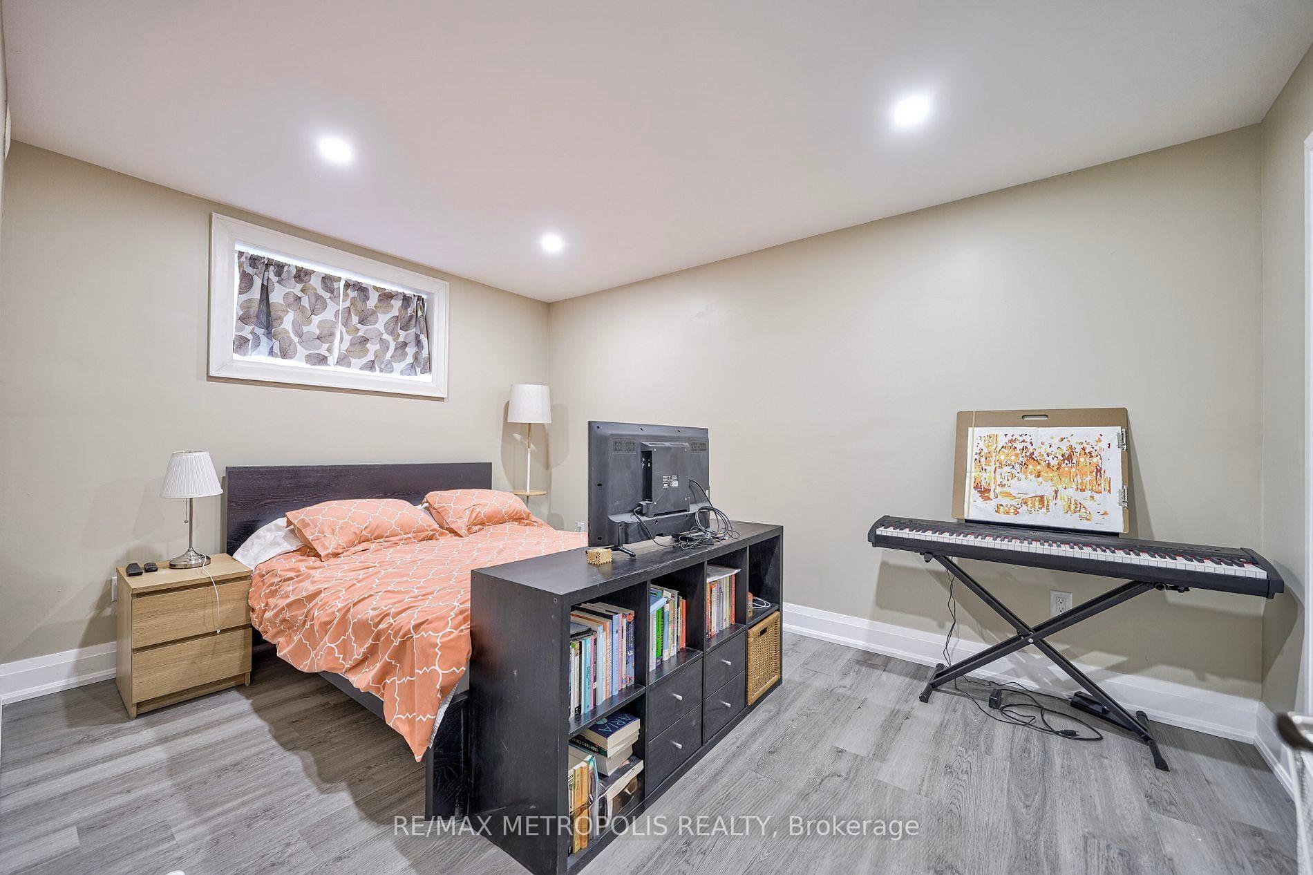 Photo 7 of Unit Basement, 14 Stephen Drive, Etobicoke, Stonegate-Queensway — HOMEH