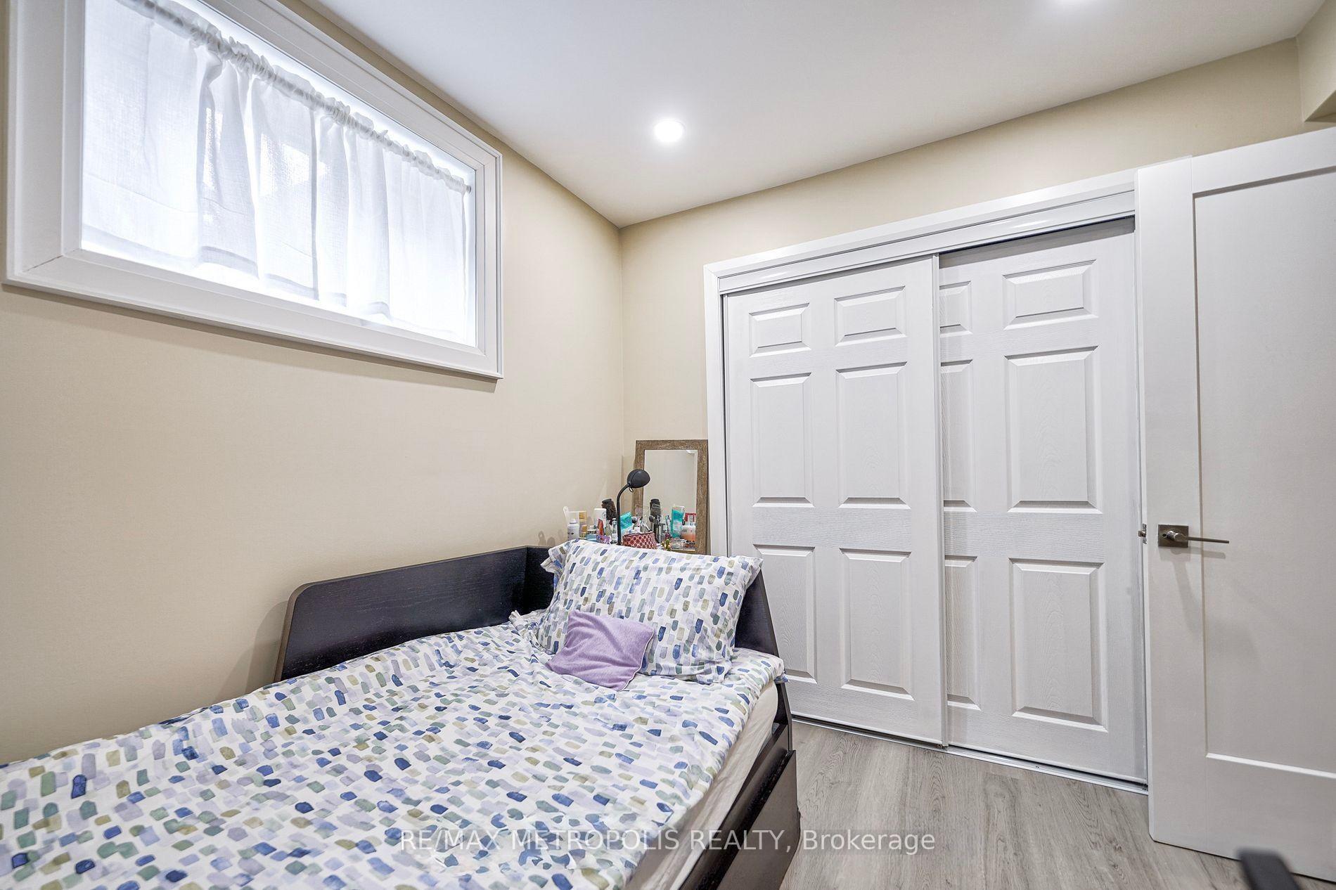 Photo 8 of Unit Basement, 14 Stephen Drive, Etobicoke, Stonegate-Queensway — HOMEH