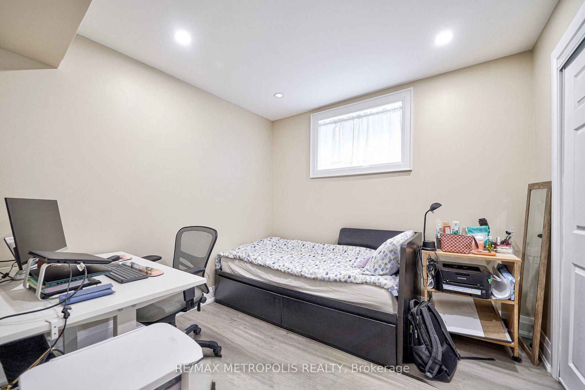Photo 9 of Unit Basement, 14 Stephen Drive, Etobicoke, Stonegate-Queensway — HOMEH