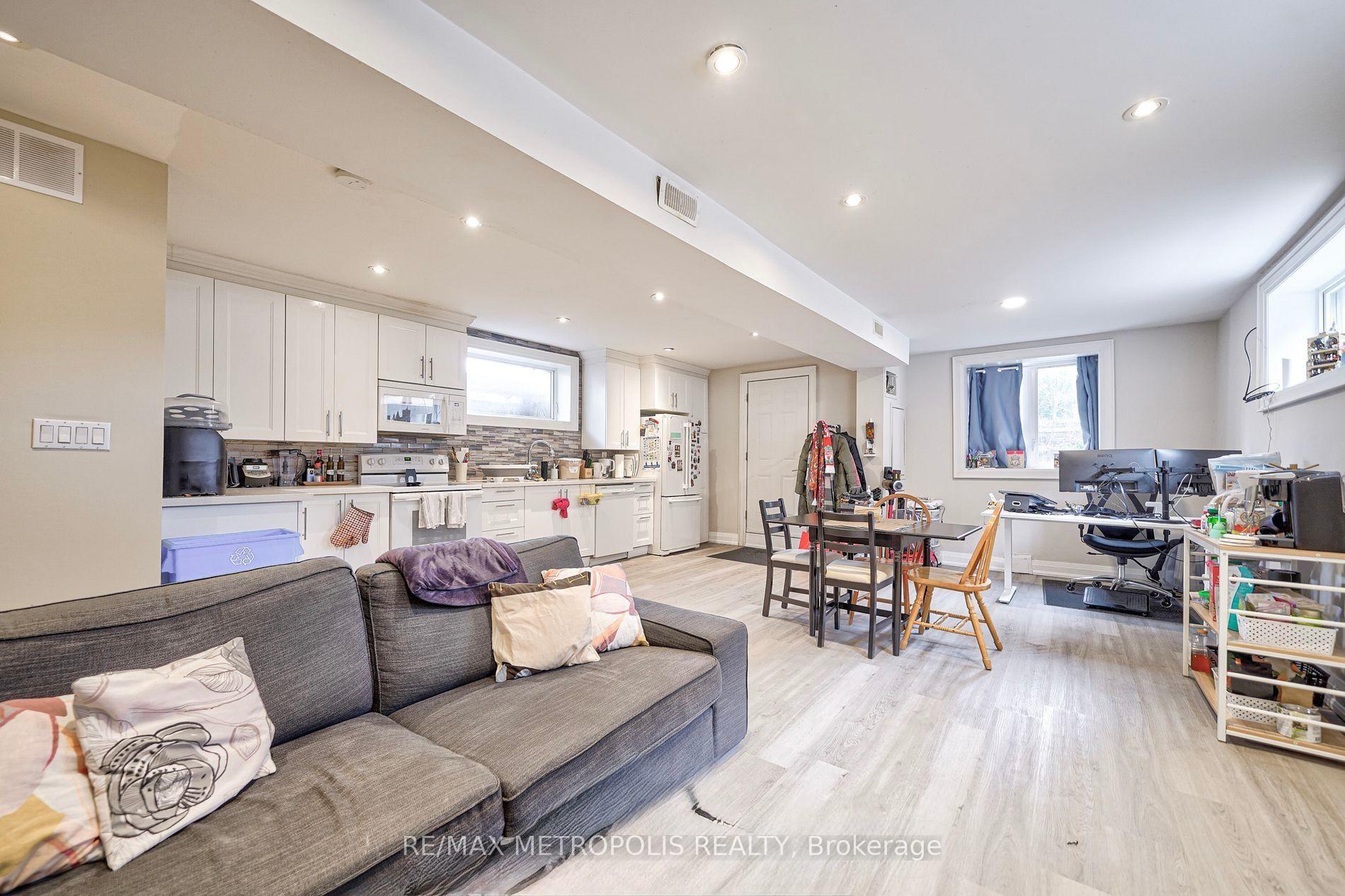 Photo 19 of Unit Basement, 14 Stephen Drive, Etobicoke, Stonegate-Queensway — HOMEH