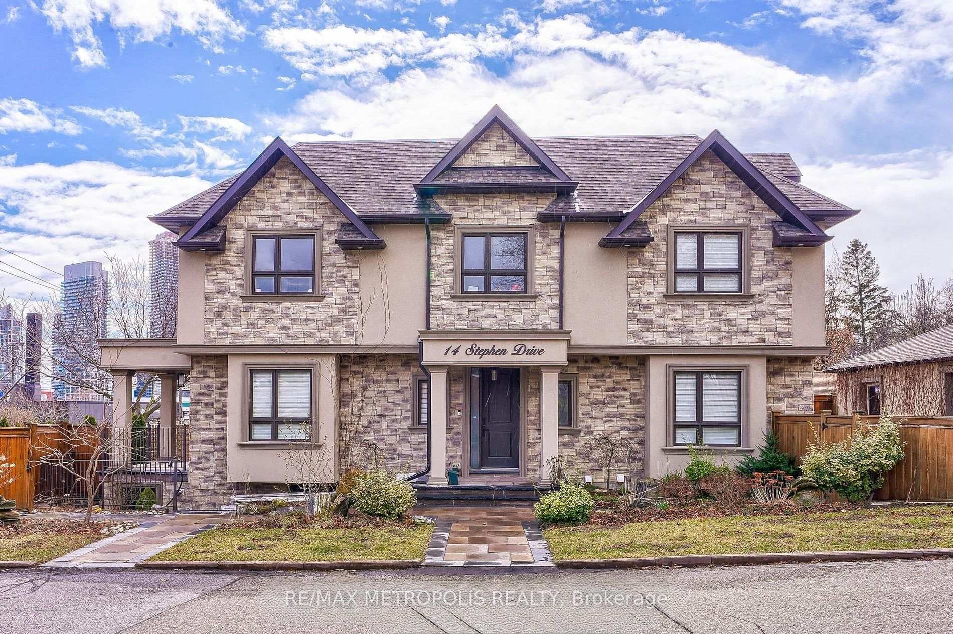 Photo 22 of Unit Basement, 14 Stephen Drive, Etobicoke, Stonegate-Queensway — HOMEH