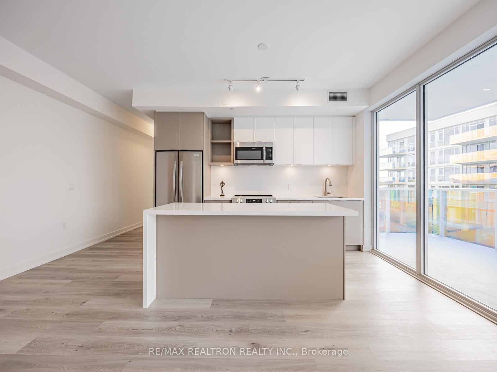 Photo 7 of Unit 428, 333 Sunseeker Avenue, Innisfil, Rural Innisfil — HOMEH