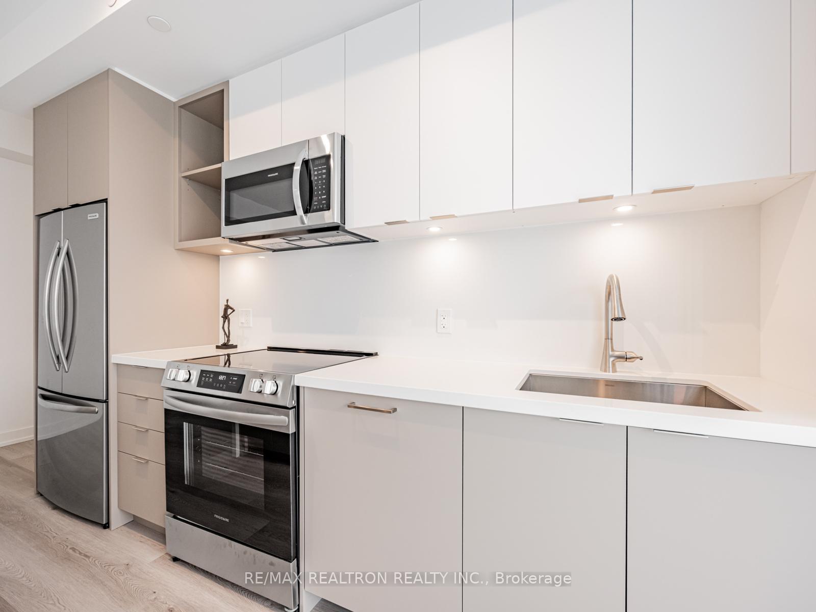 Photo 8 of Unit 428, 333 Sunseeker Avenue, Innisfil, Rural Innisfil — HOMEH