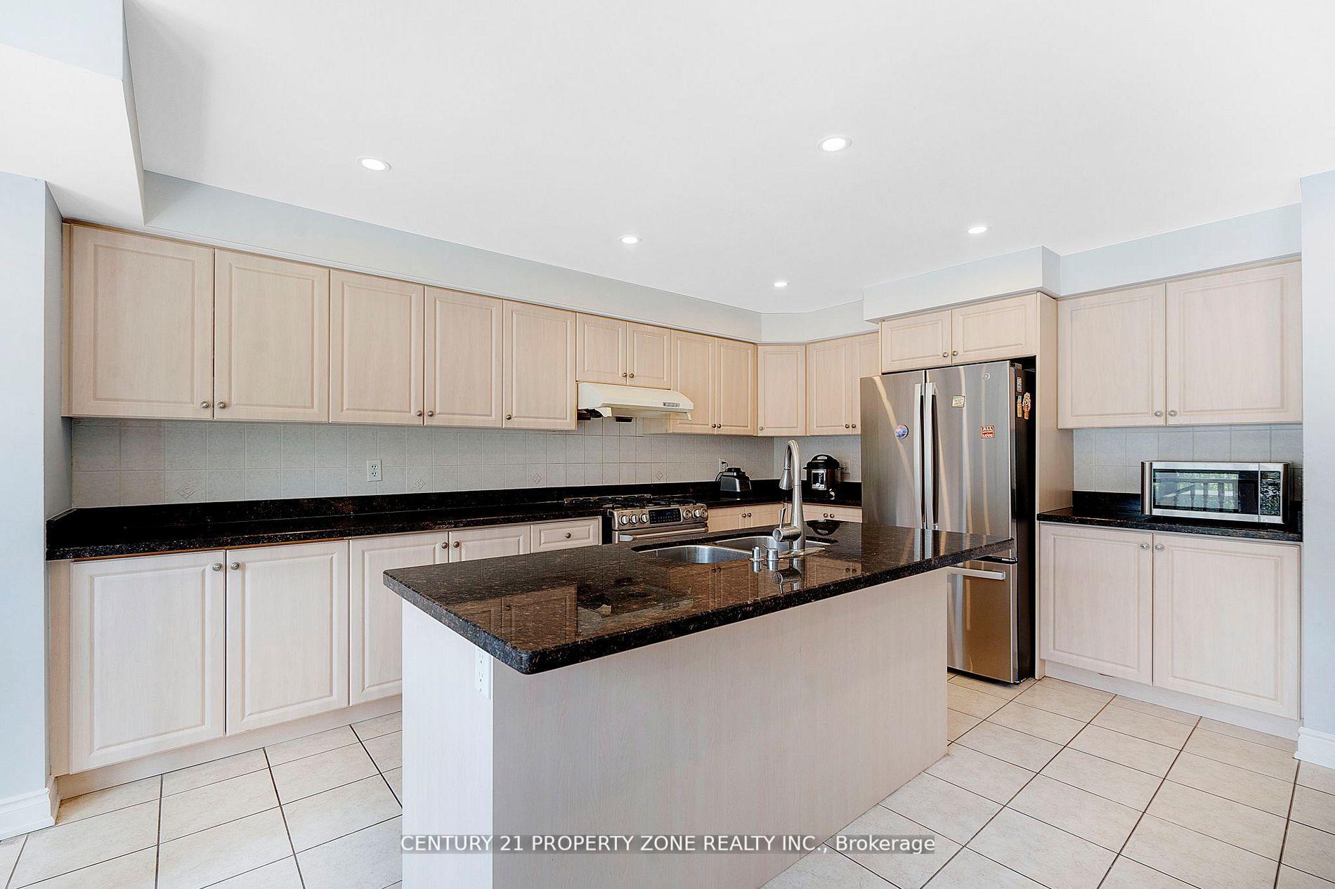 Photo 16 of 28 Seminoff Street, Scarborough, Clairlea-Birchmount — HOMEH