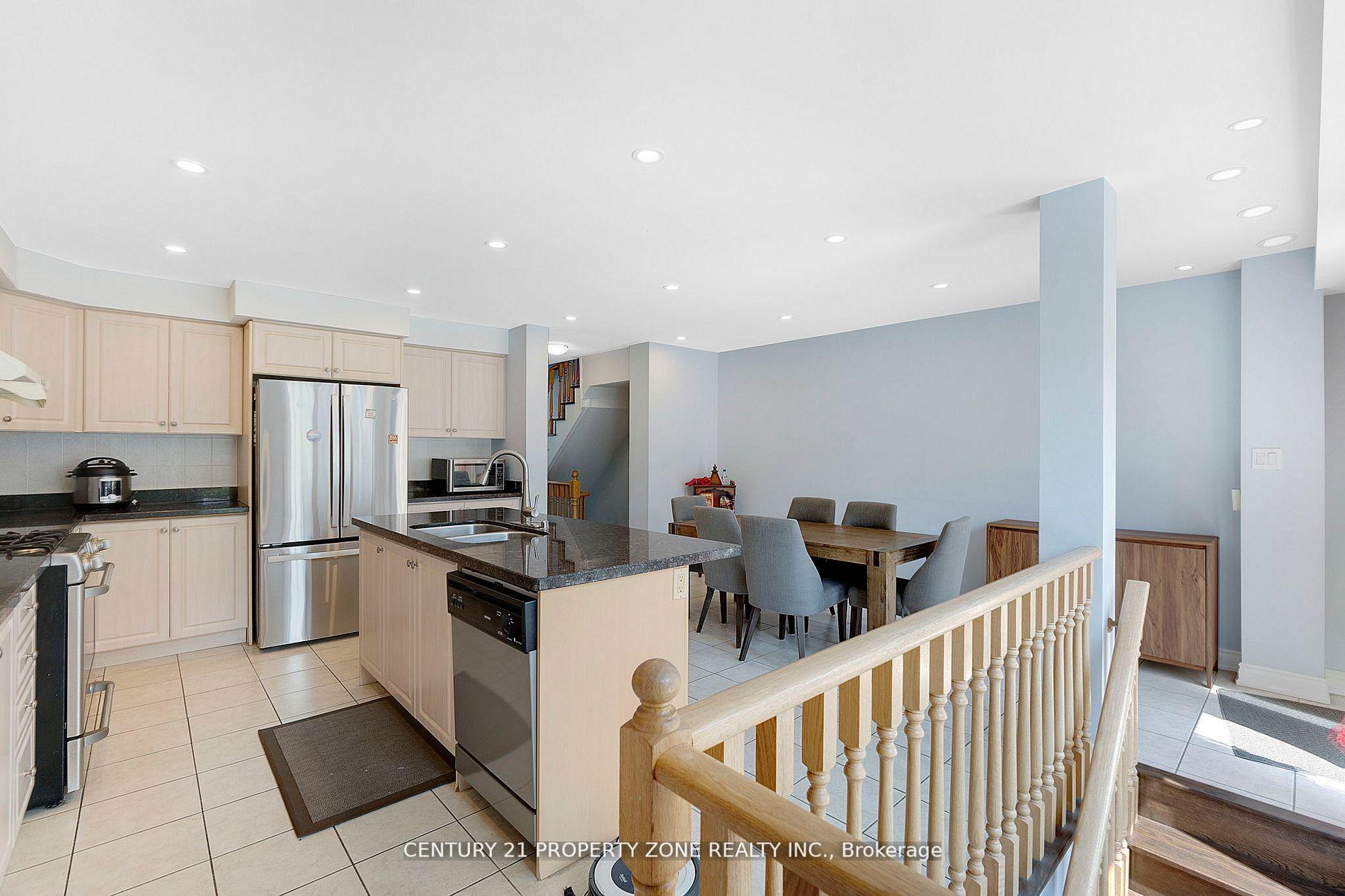 Photo 17 of 28 Seminoff Street, Scarborough, Clairlea-Birchmount — HOMEH