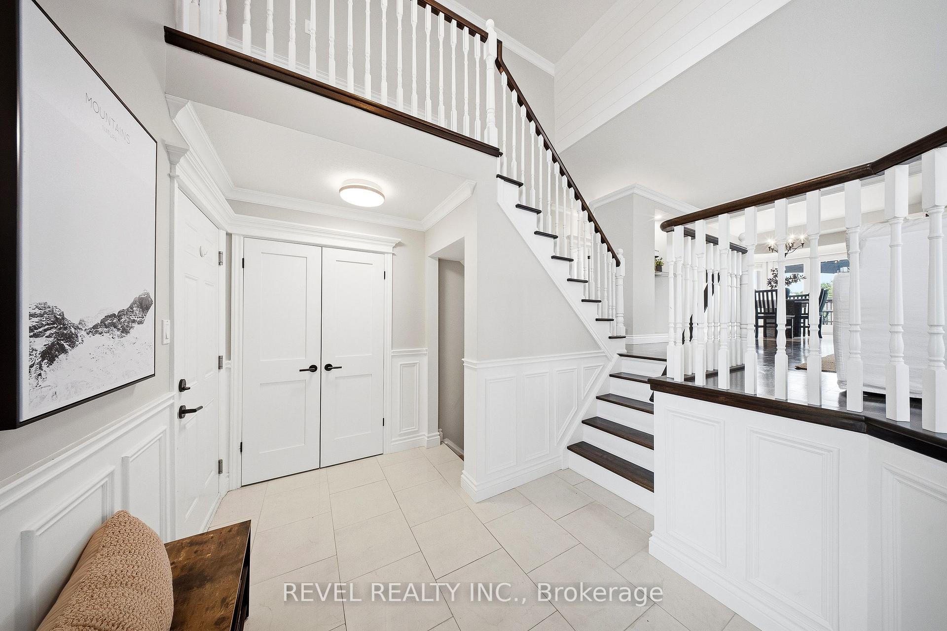 Photo 2 of 91 Biscayne Crescent, Orangeville — HOMEH