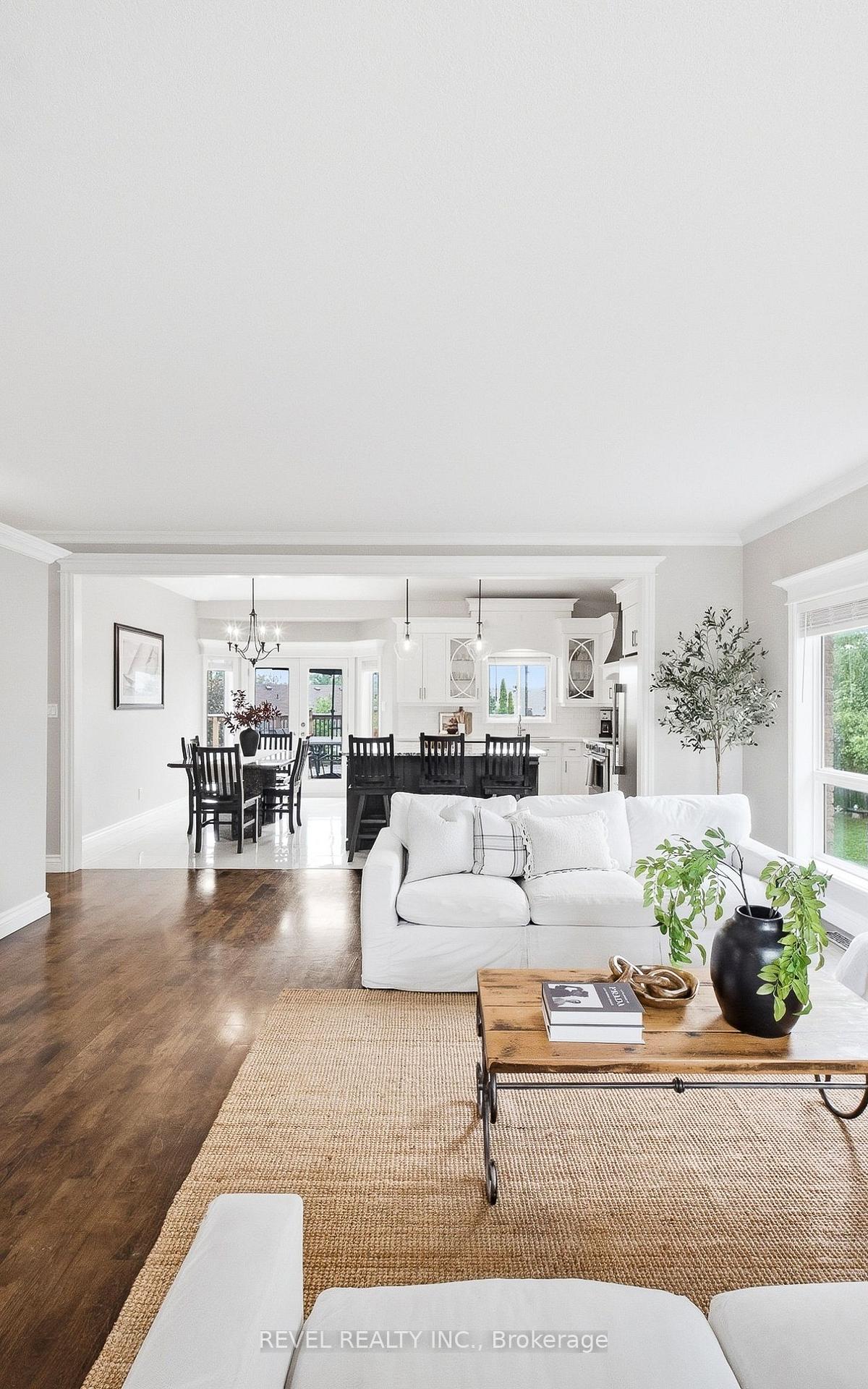 Photo 5 of 91 Biscayne Crescent, Orangeville — HOMEH