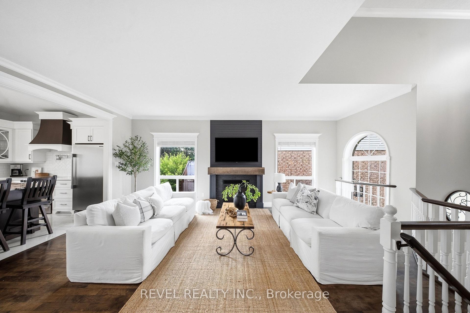 Photo 8 of 91 Biscayne Crescent, Orangeville — HOMEH