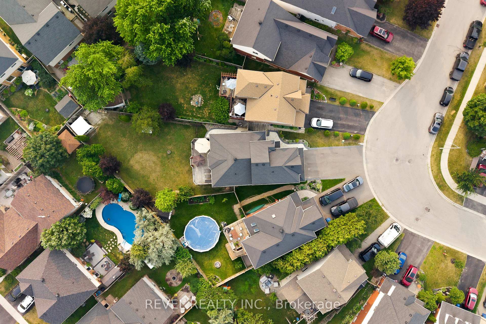Photo 48 of 91 Biscayne Crescent, Orangeville — HOMEH