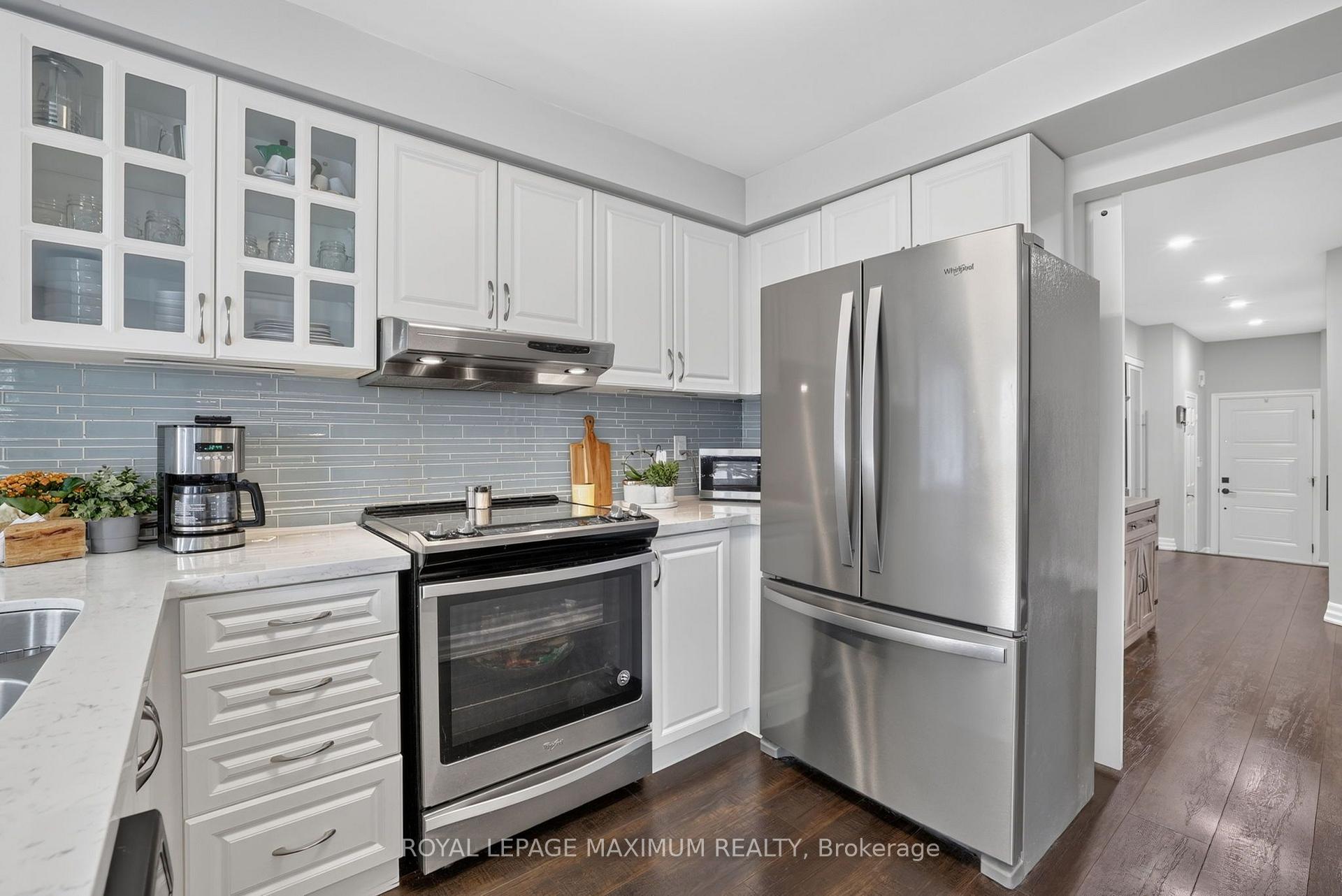 Photo 14 of 6 Jensen Court, Vaughan, Maple — HOMEH