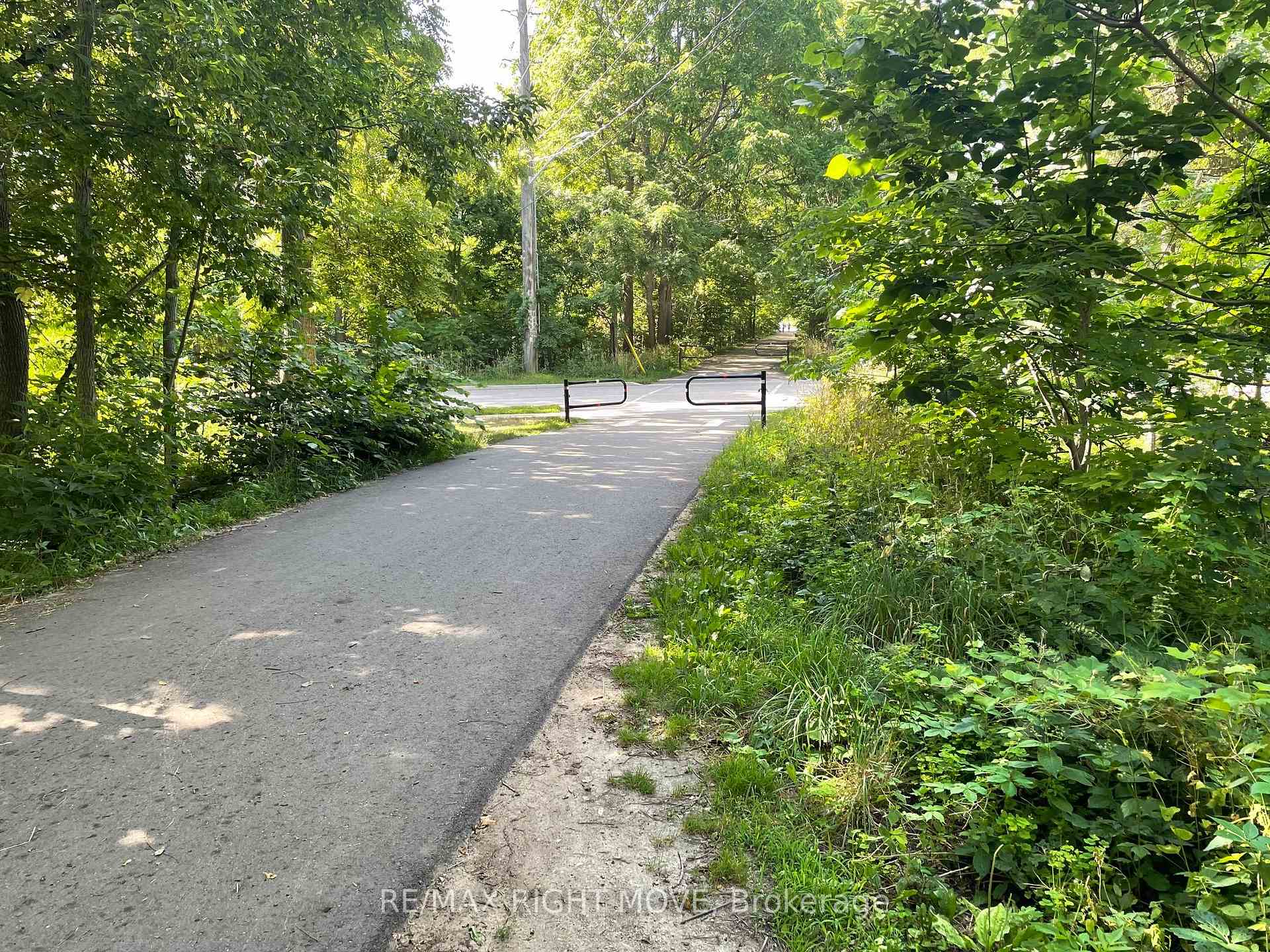 Photo 7 of 1 Cowan Street, Orillia — HOMEH