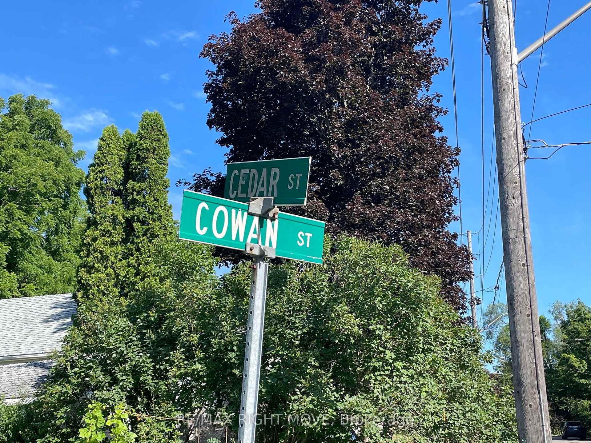 Photo 8 of 1 Cowan Street, Orillia — HOMEH