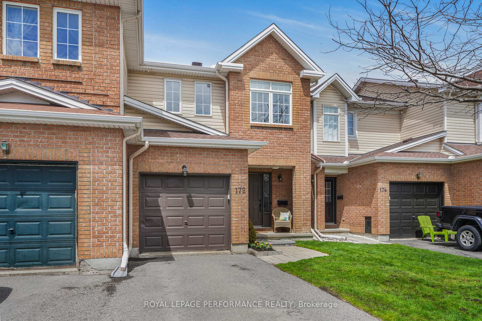 Photo 2 of 172 Colliston Crescent, Ottawa, Ridgemont — HOMEH