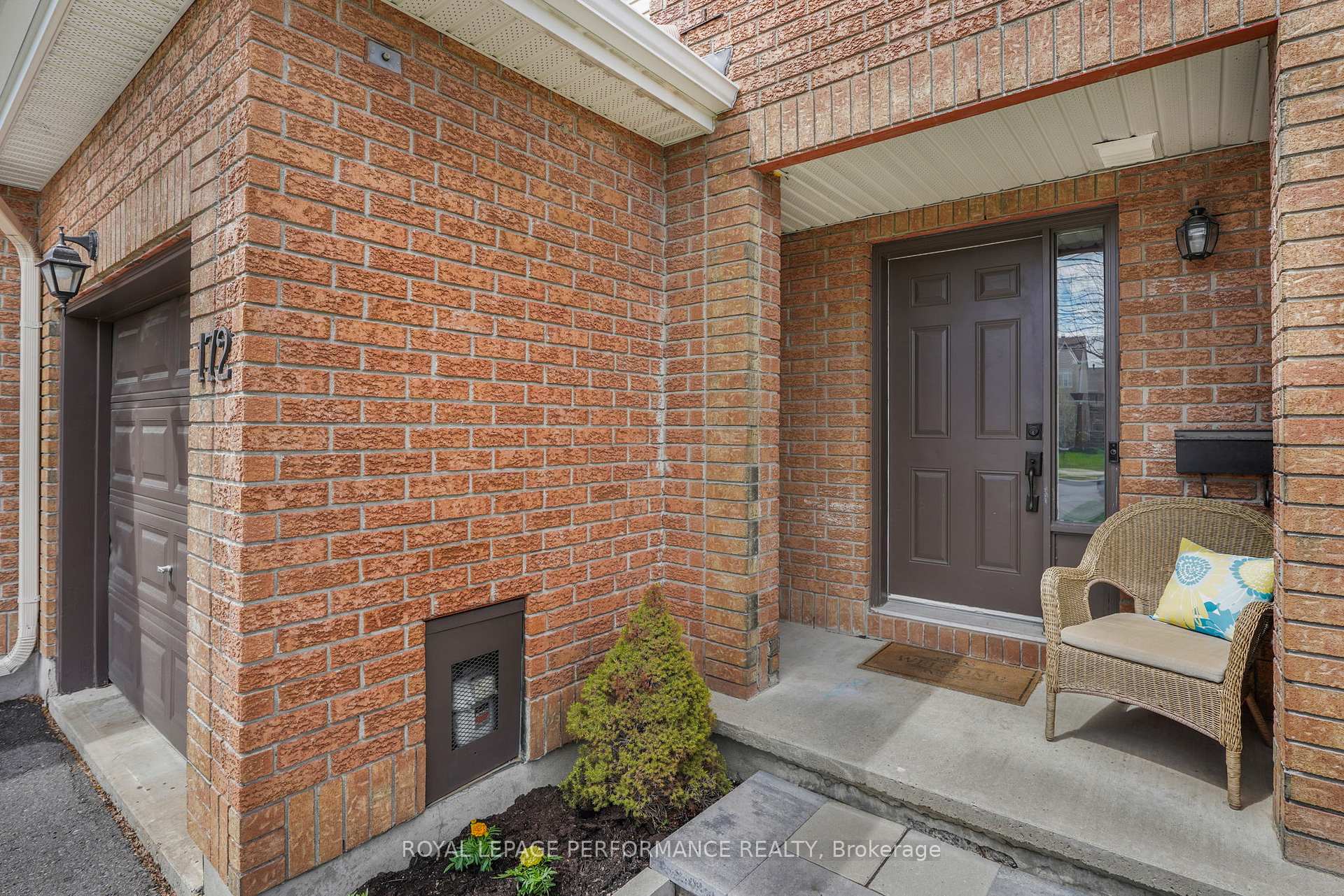 Photo 3 of 172 Colliston Crescent, Ottawa, Ridgemont — HOMEH