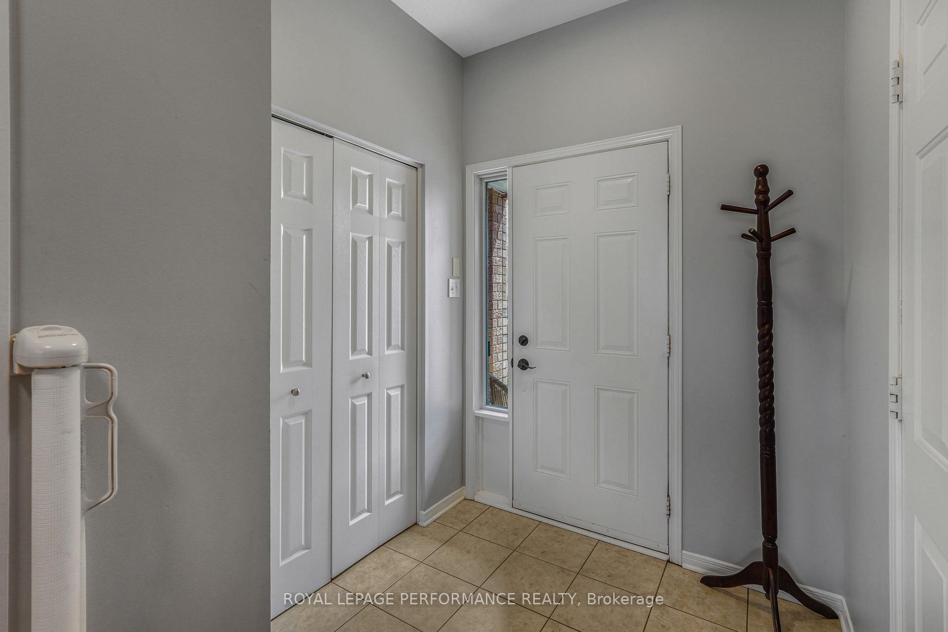Photo 4 of 172 Colliston Crescent, Ottawa, Ridgemont — HOMEH