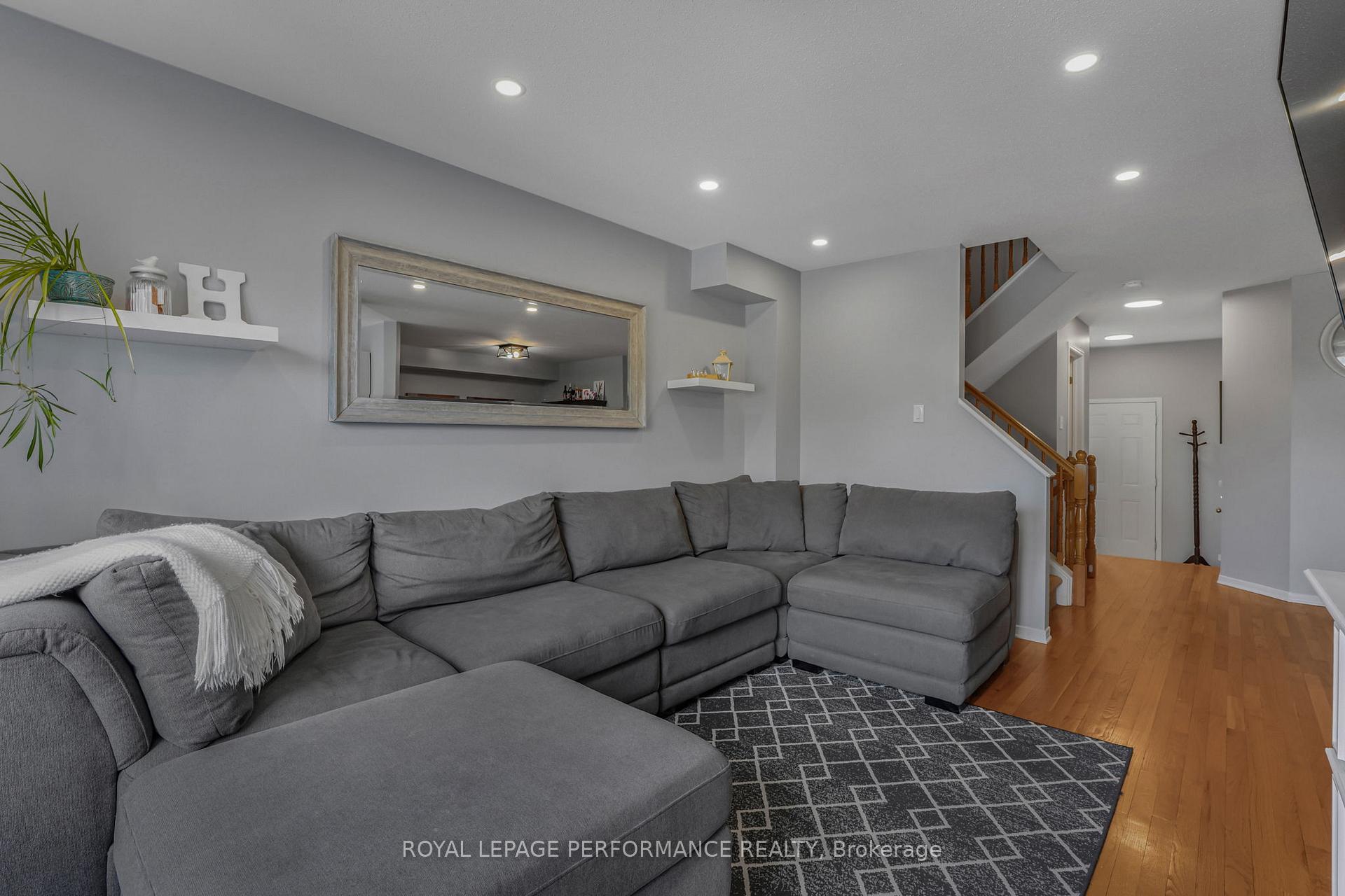 Photo 9 of 172 Colliston Crescent, Ottawa, Ridgemont — HOMEH