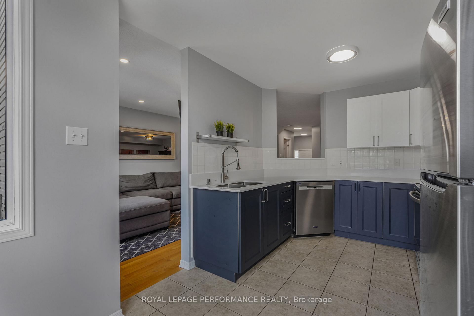 Photo 11 of 172 Colliston Crescent, Ottawa, Ridgemont — HOMEH