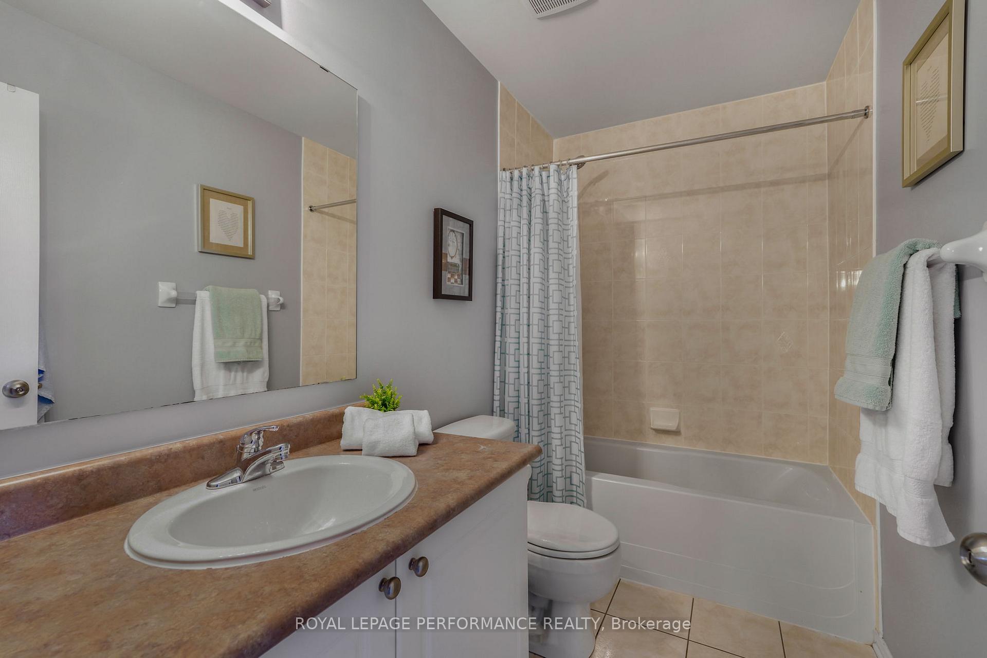Photo 18 of 172 Colliston Crescent, Ottawa, Ridgemont — HOMEH