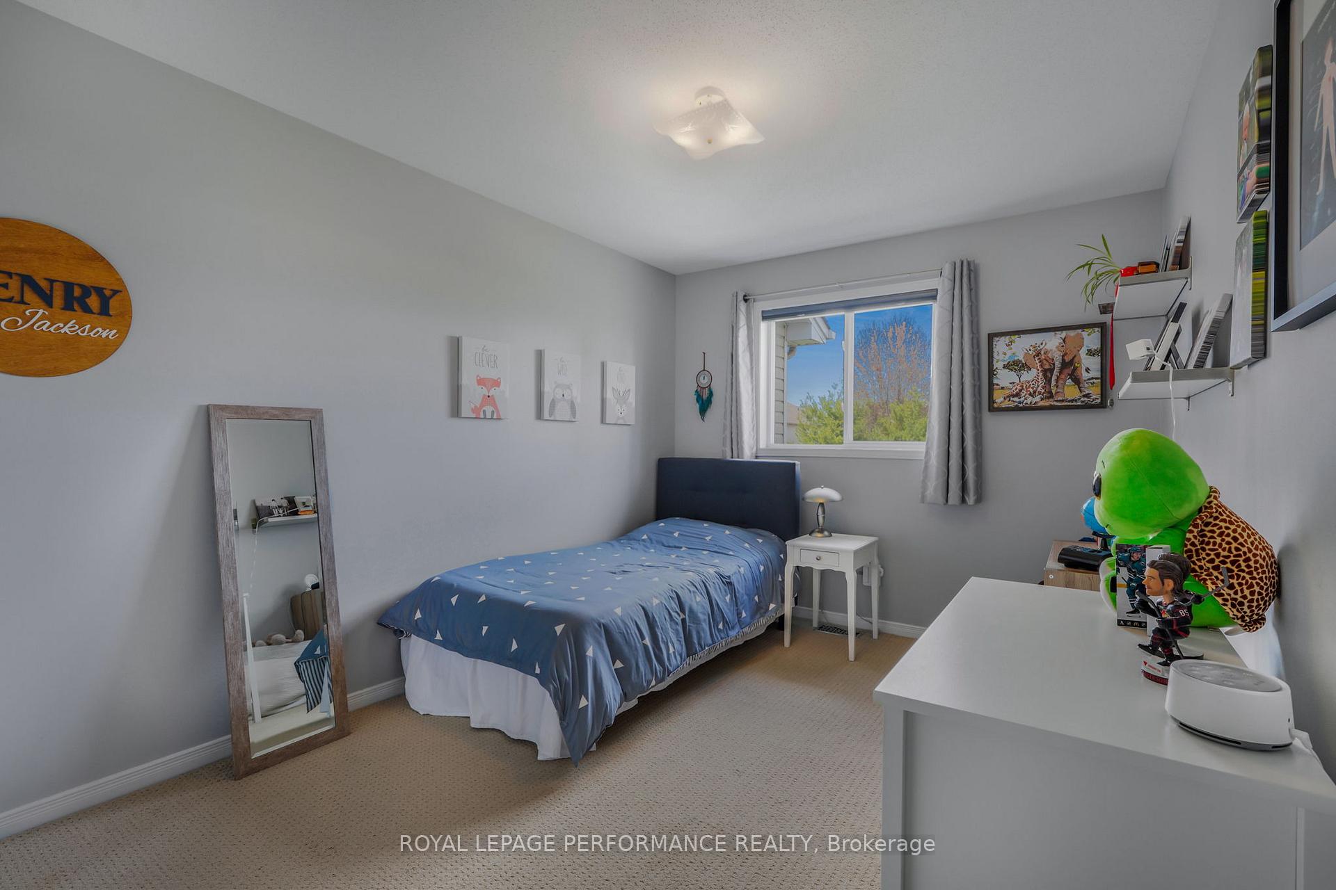 Photo 23 of 172 Colliston Crescent, Ottawa, Ridgemont — HOMEH