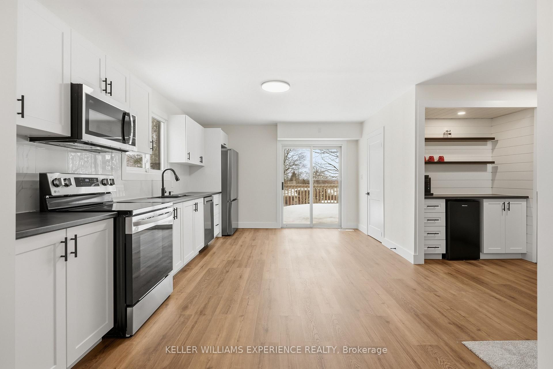 Photo 11 of 240 Ruby Street, Midland — HOMEH
