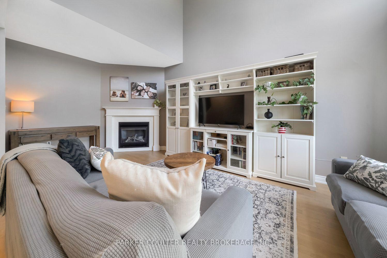 Photo 10 of 26 Stanley Street, Barrie, East Bayfield — HOMEH