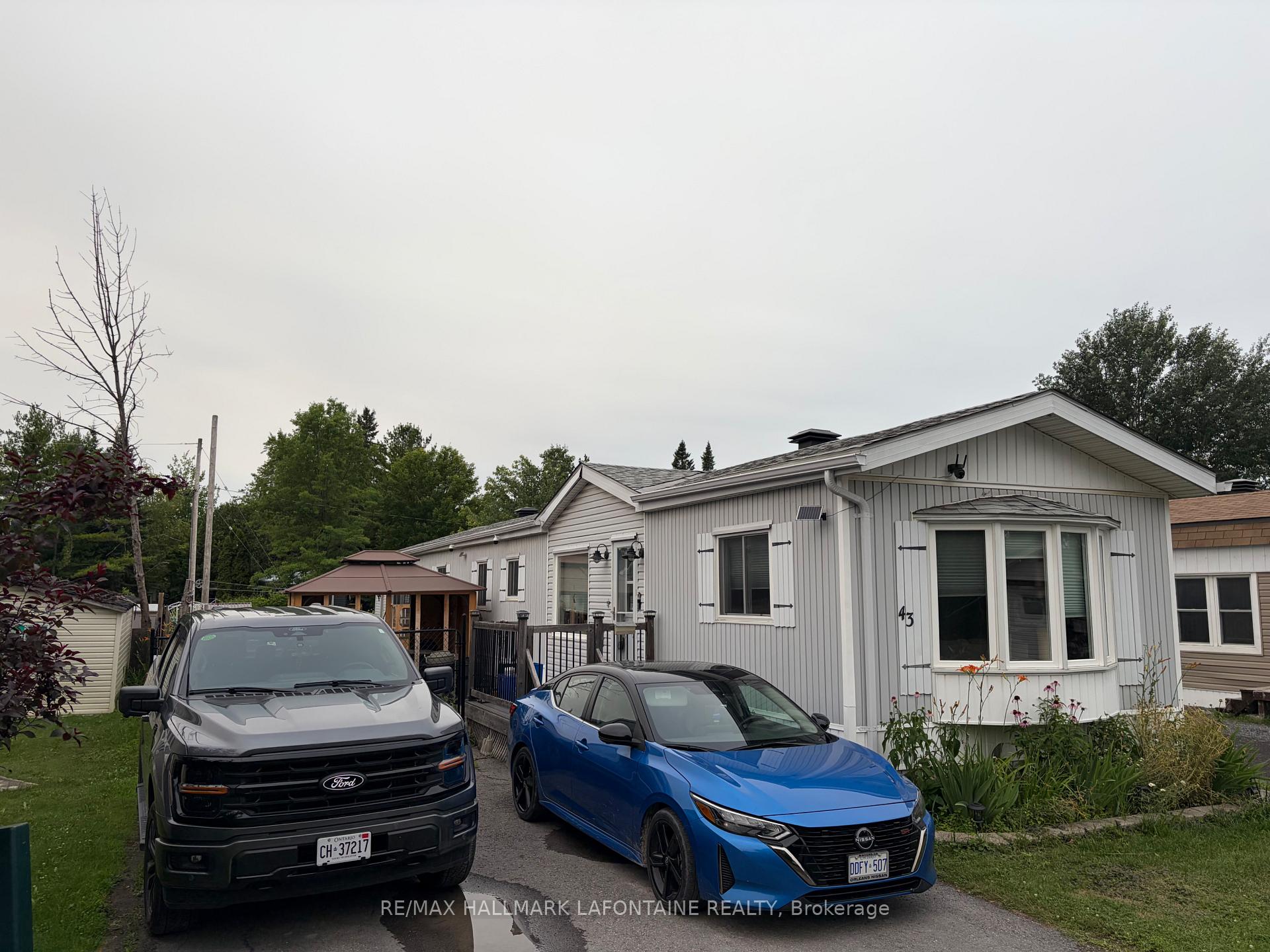 Photo 1 of 3535 St Joseph Boulevard, Ottawa, Fallingbrook/Ridgemount — HOMEH
