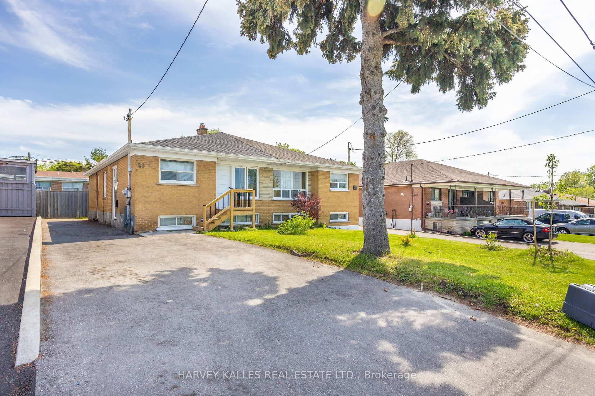 Photo 2 of 29 Giltspur Drive, North York, Glenfield-Jane Heights — HOMEH