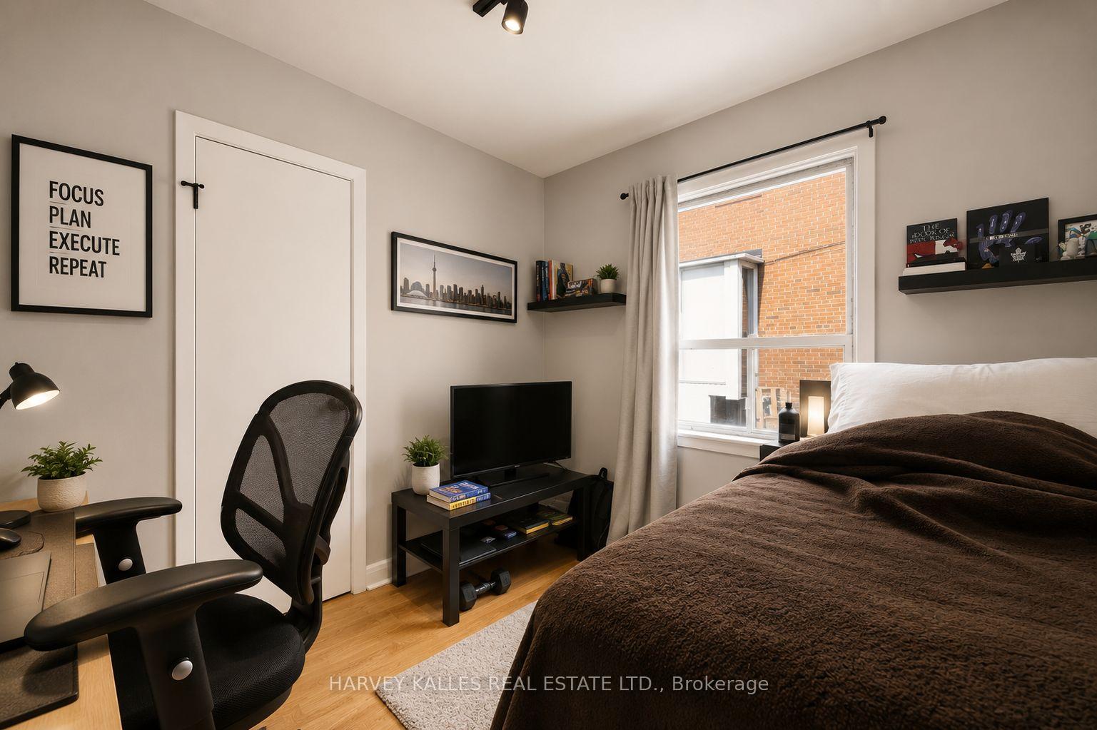 Photo 12 of 29 Giltspur Drive, North York, Glenfield-Jane Heights — HOMEH
