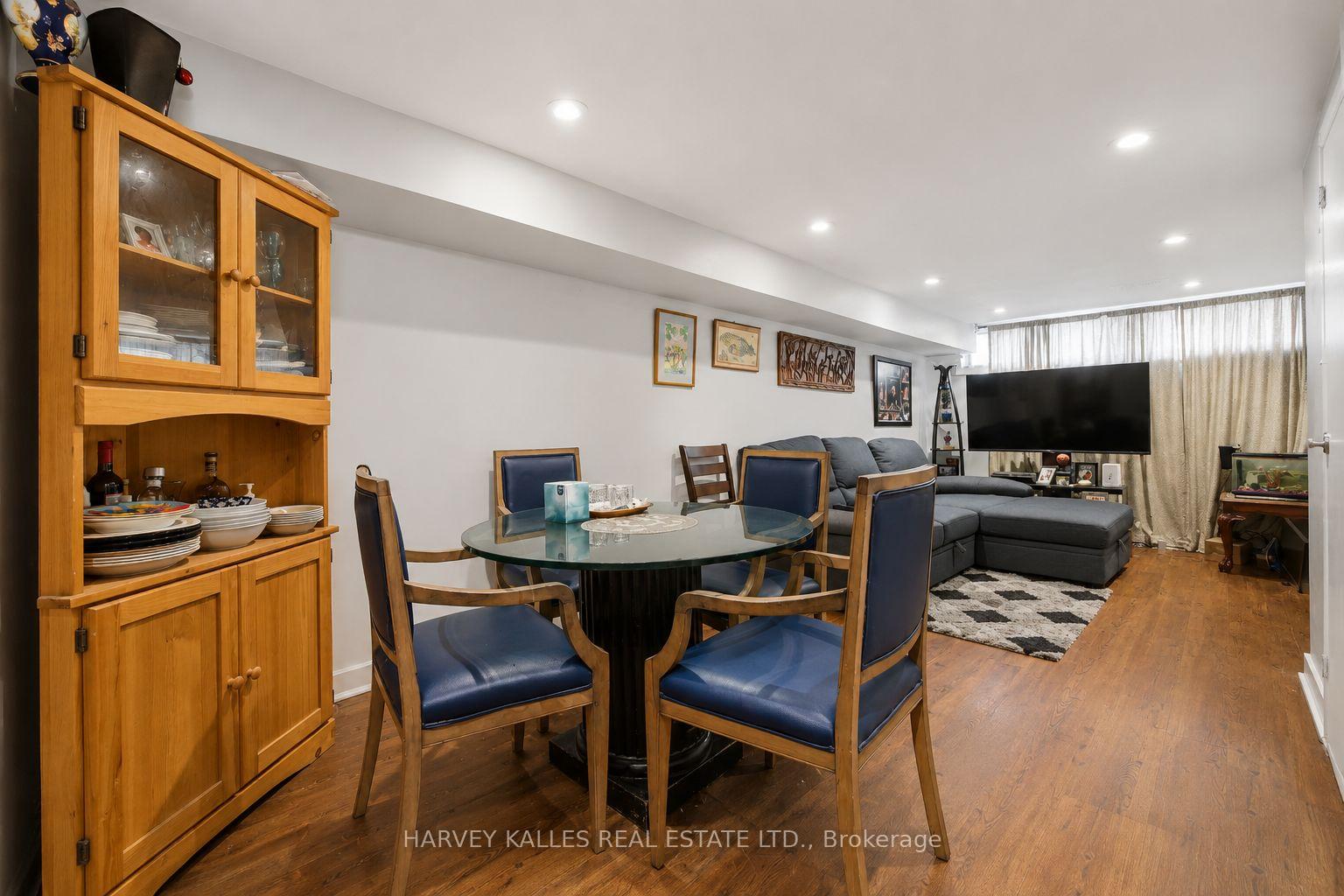 Photo 23 of 29 Giltspur Drive, North York, Glenfield-Jane Heights — HOMEH