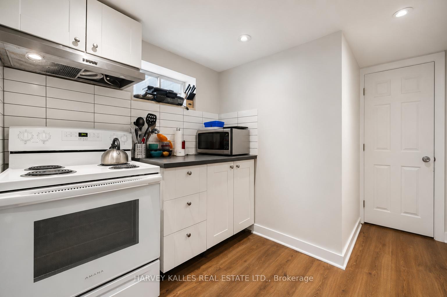 Photo 27 of 29 Giltspur Drive, North York, Glenfield-Jane Heights — HOMEH