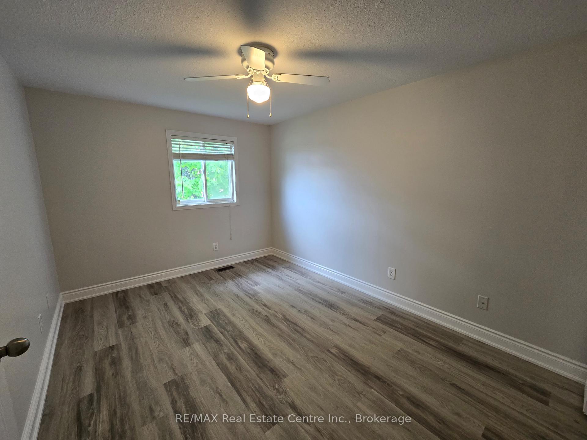 Photo 5 of 95 Westmeadow Drive, Kitchener, Highland West — HOMEH