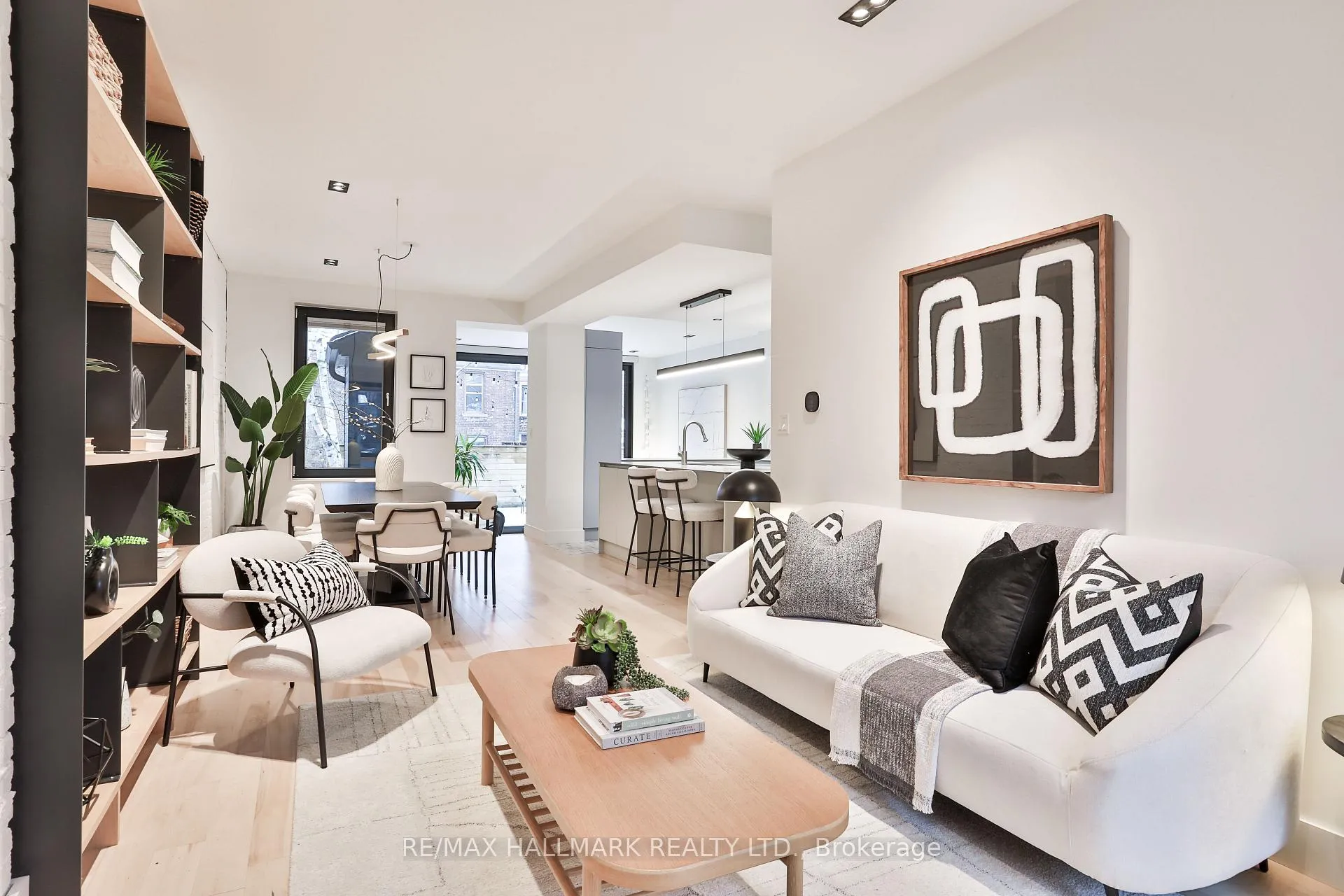 Photo 3 of 35 Palmerston Gardens, Toronto, The Annex — HOMEH