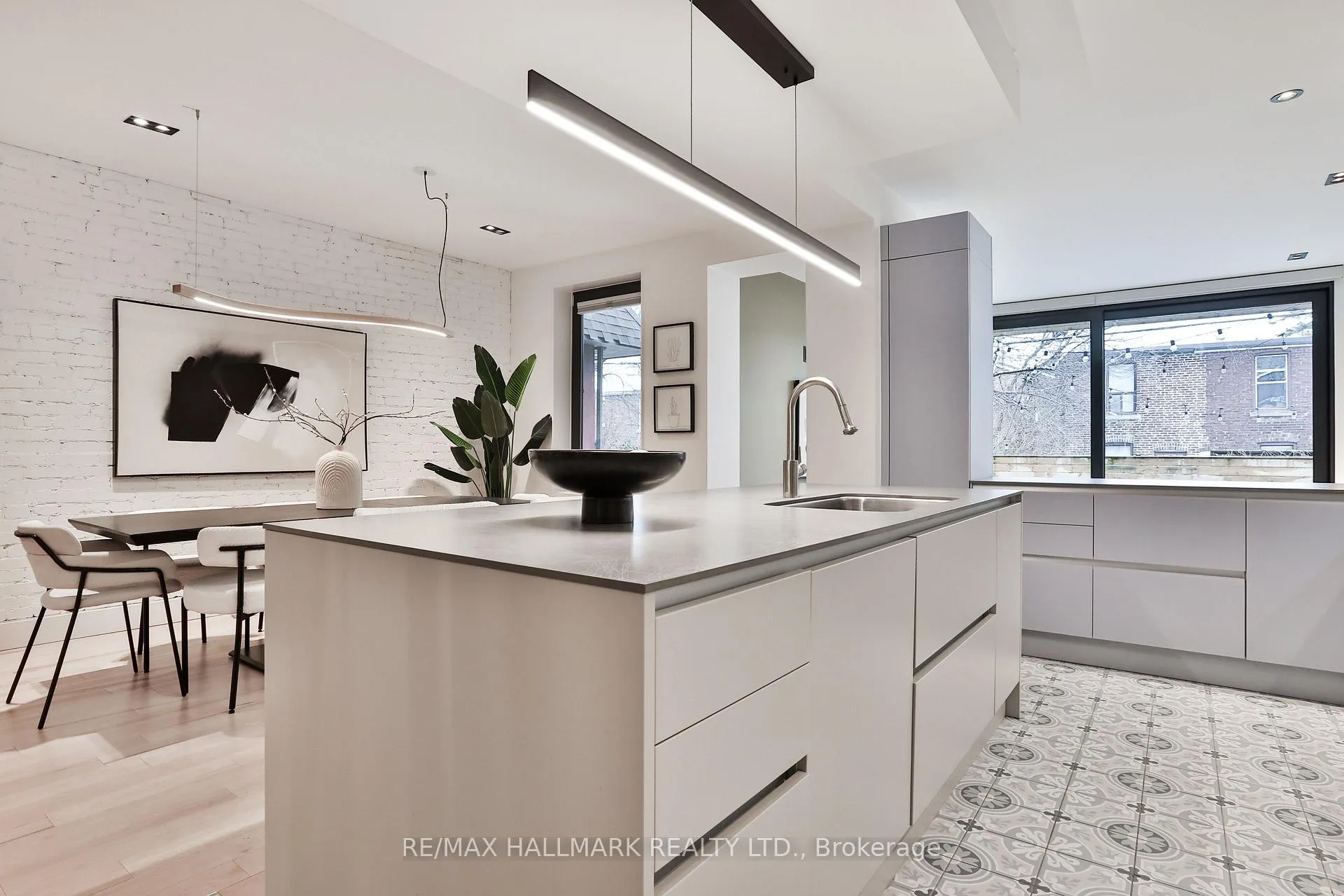 Photo 11 of 35 Palmerston Gardens, Toronto, The Annex — HOMEH