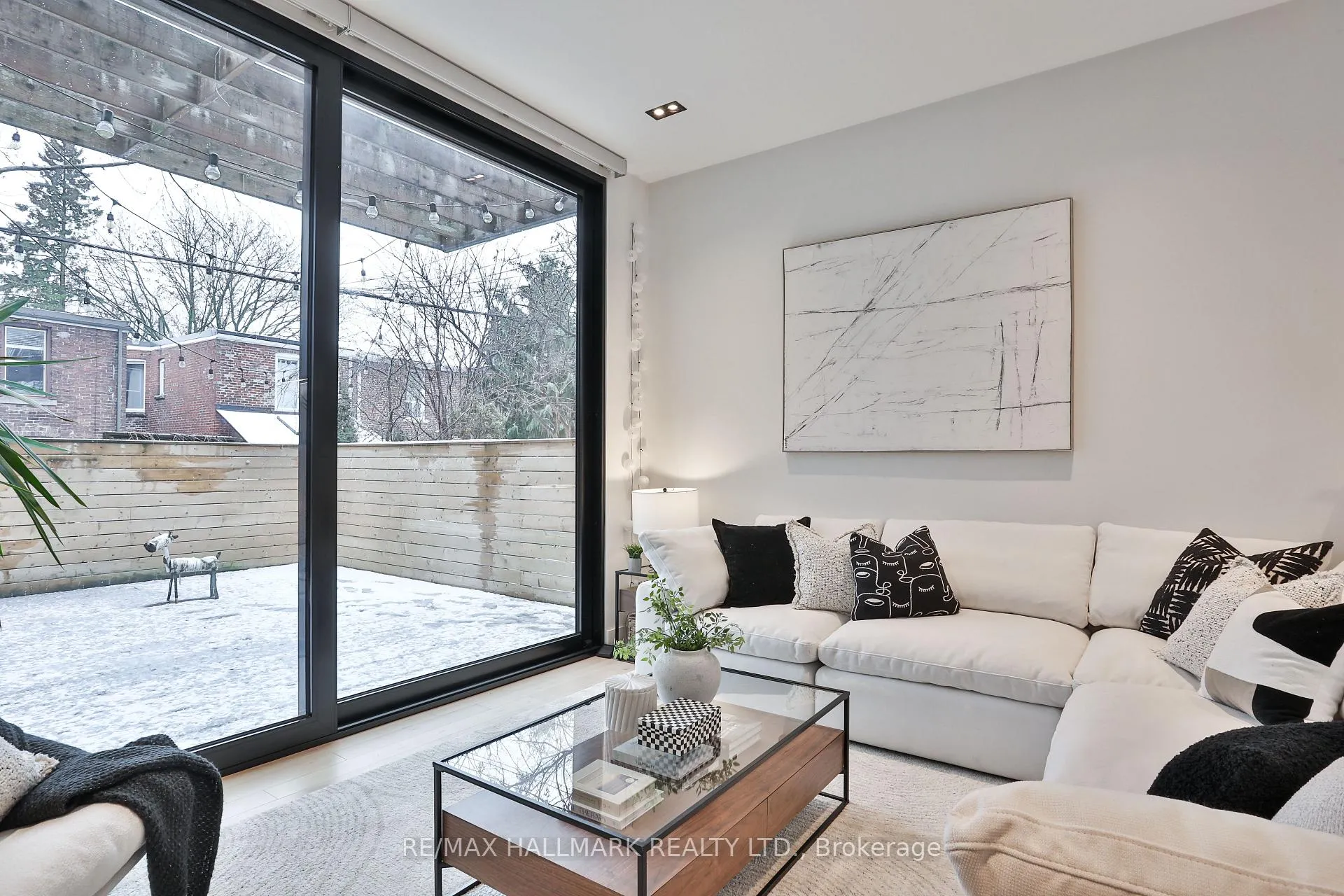 Photo 13 of 35 Palmerston Gardens, Toronto, The Annex — HOMEH